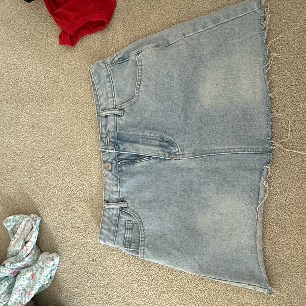 SHEIN Light Wash Denim Jeans